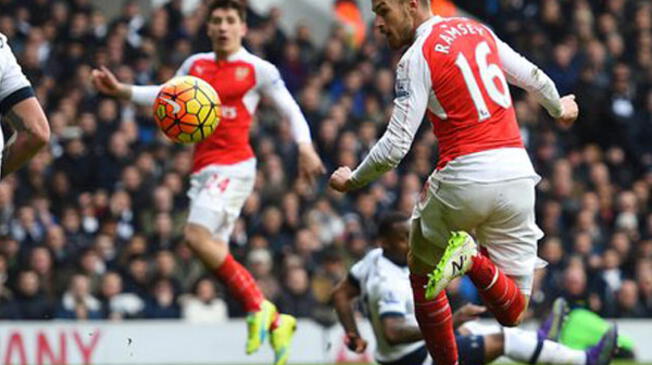 Arsenal vs. Tottenham: Aaron Ramsey y su lujo de taco para el gol de los 'Gunners' 