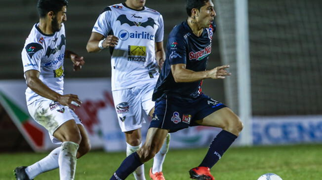 Mario Velarde dejó Unión Comercio a finales de 2015 para fichar por Cimarrones.