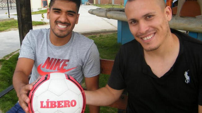 Ernesto Salazar juega como volante de primera línea y fue formado en Alianza Lima.