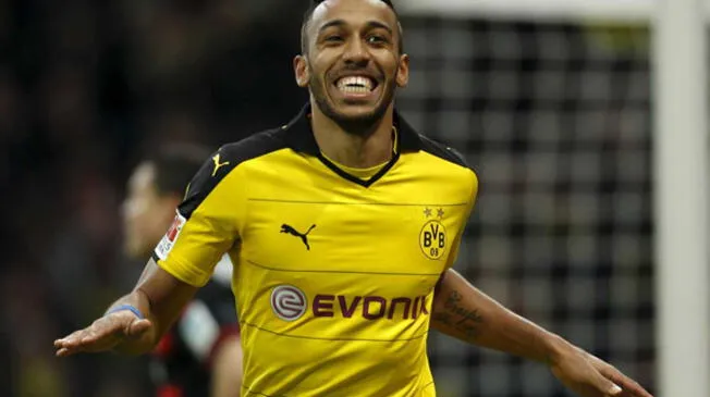 Aubameyang lleva 37 goles en la temporada con el Borussia Dortmund.