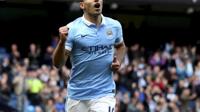 Sergio Aguero celebra un gol con el Manchester City.