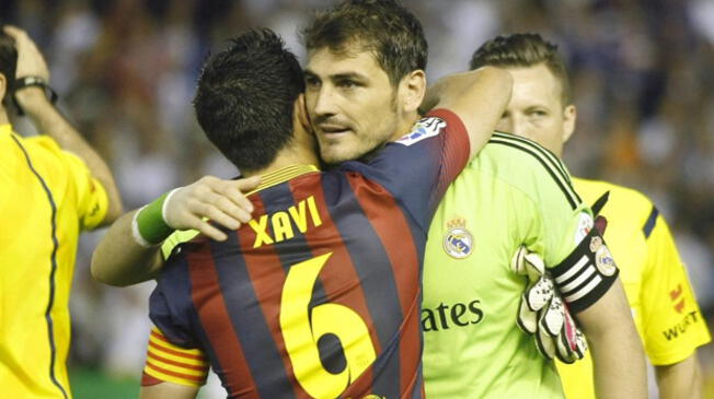 Xavi Hernández e Iker Casillas se abrazan en la final de la Copa del Rey 2013.