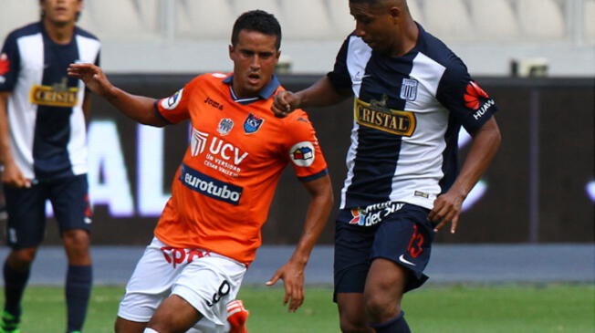 Víctor Rossel enfrenta a Josimar Atoche en el Alianza-Vallejo en el Estadio Nacional.