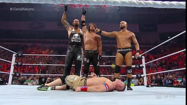 AJ Styles traiciono a John Cena y le dio una paliza junto a The Bullet Club