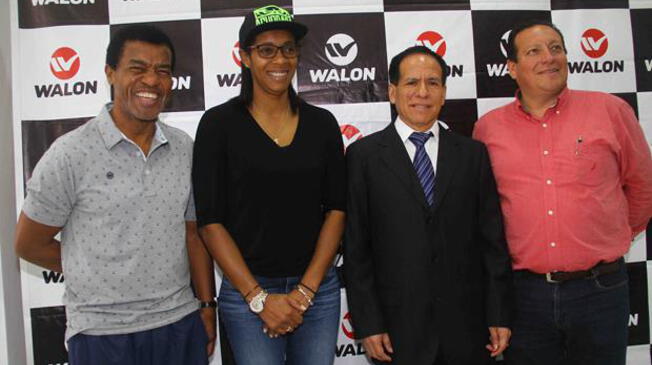 Uribe, Chihuán, el alcalde de Comas Miguel Saldaña y el gerente general de Walon Sport Alfonso Gilio