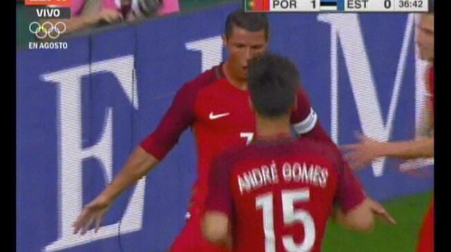Cristiano Ronaldo celebra su golazo con Andre Gomes.