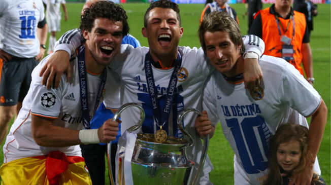 Cristiano Ronaldo celebra la Décima con Fabio Coentrao y Pepe.