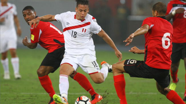Cristian Benavente supera a sus marcadores en el Perú vs. Trinidad y Tobago.
