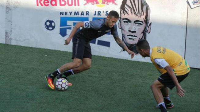 Neymar regaló tacos y lujos en torneo internacional Neymar Jr's Five Red Bull.