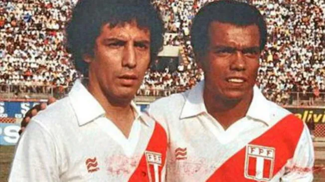 César Cueto y Teófilo Cubillas durante su etapa en la Selección Peruana.