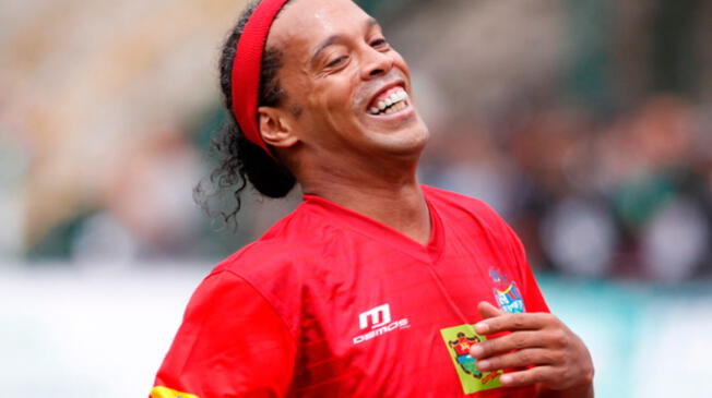 Ronaldinho, en partido de futsal, demostró que su calidad sigue en estado puro