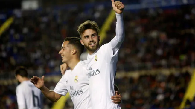 Borja Mayoral celebra un gol del Real Madrid con Lucas Vázquez.