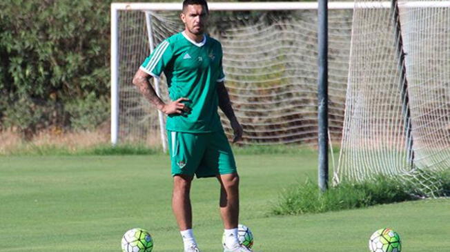 Juan Vargas durante un entrenamiento del Real Betis.
