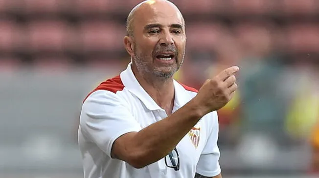 Jorge Sampaoli da una indicación durante el amistoso Sevilla-Mainz.