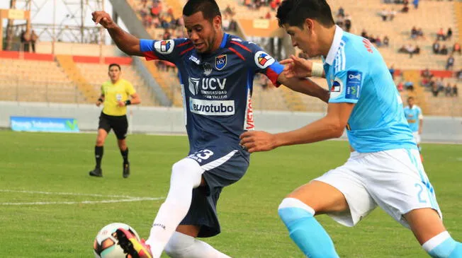 Sporting Cristal tropezó en Trujillo y jugó a favor de Universitario.