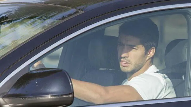 Barcelona: André Gomes le chocó el auto a Luis Suárez | VIDEO.