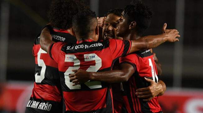 Flamengo celebra uno de los goles al Figueirense en Copa Sudamericana.