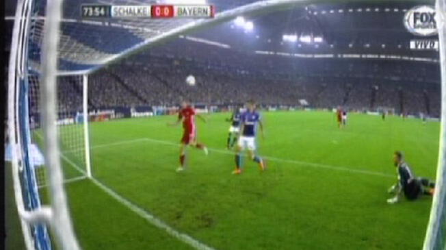 Robert Lewandowski falla lo imperdonable ante Schalke 04.
