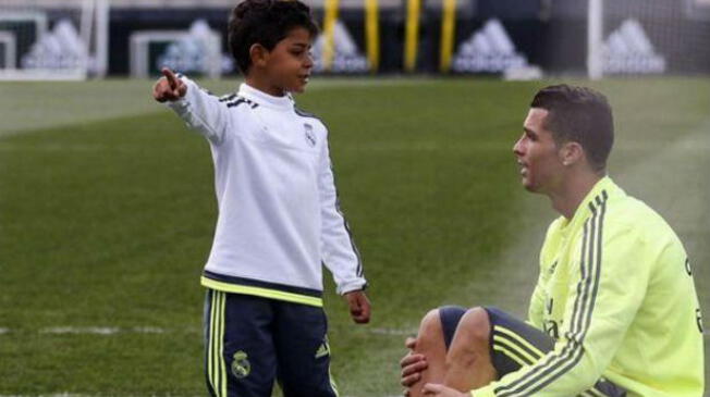 Cristiano Ronaldo: fotografía de CR7 junto a su hijo estudiando enternece al mundo | FOTO.
