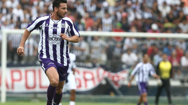 Alianza Lima: Claudio Pizarro jugaría por los íntimos a mitad del 2017.