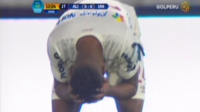 Andy Polo se lamenta de su gol fallado ante Alianza Lima.