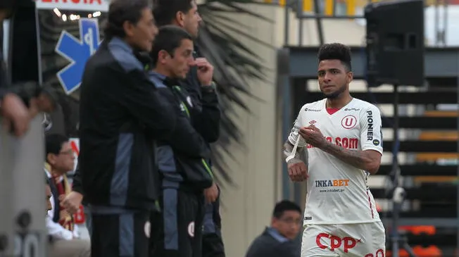 Universitario: Alexi Gómez se disculpó por reacción contra Roberto Chale.