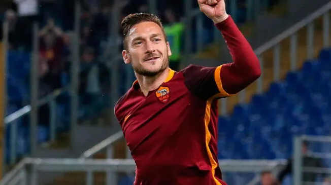 Francesco Totti está de cumpleaños. Su ‘diablo’ 40 lo hace uno de los jugadores experimentados más queridos en el ‘calcio’ y en el mundo.