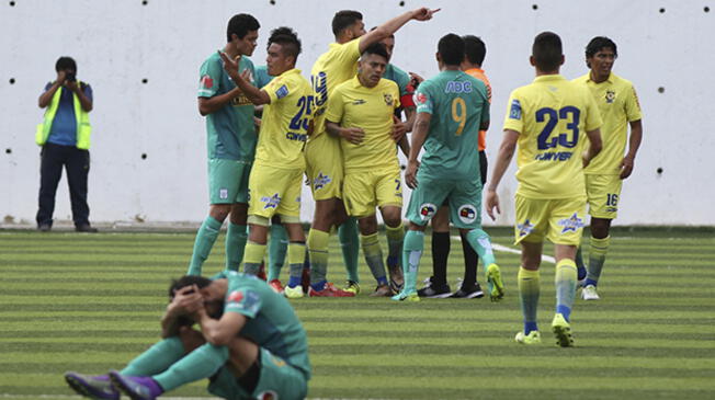 Alianza Lima sigue de malas: cayó 2-1 ante Comerciantes Unidos en debut de Juan Jayo