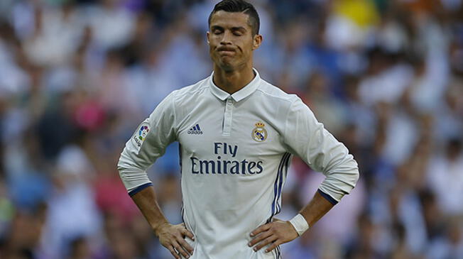 Cristiano Ronaldo se lamenta durante el partido del Real Madrid ante Eibar.