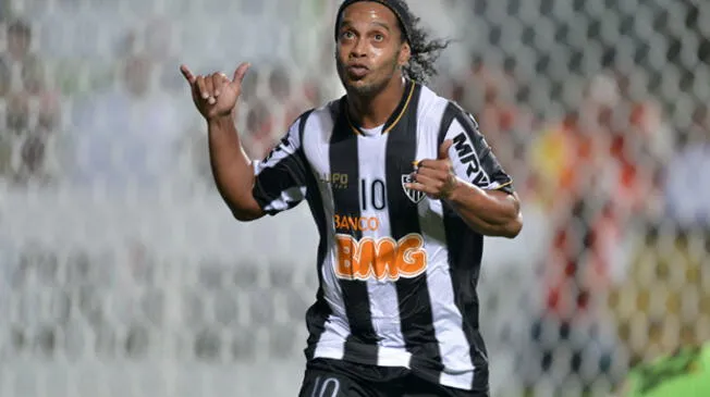 Ronaldinho conversó con un portal español sobre su futuro en el fútbol.