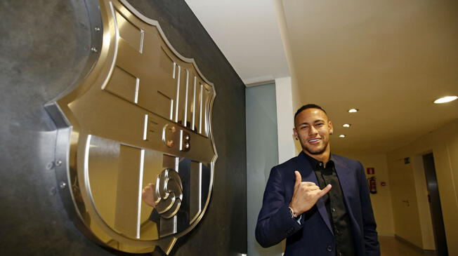 Barcelona: Neymar estampó la firma y renovó hasta el 2021 con super contrato.