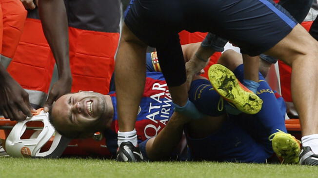 Andrés Iniesta estará entre tres y cuatro meses fuera por lesión. En Barcelona lamentan la sensible baja. 