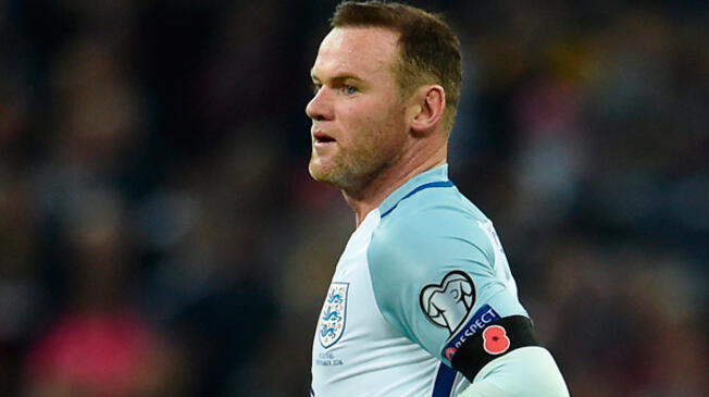 Waynne Rooney visto ebrio en concentración inglesa 