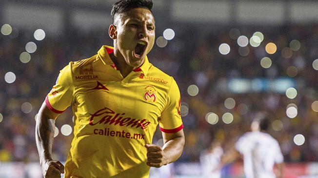 Raúl Ruidíaz celebra su gol al Puebla en el Apertura 2016.