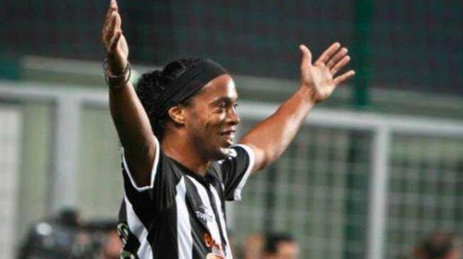 Ronaldinho se ofreció a jugar por el Chapecoense durante dos temporadas