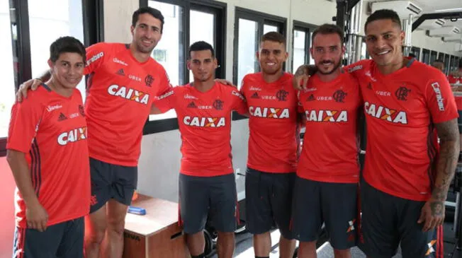 Miguel Trauco con los otros jugadores hispanohablantes de Flamengo.