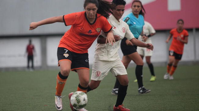 Universitario y La Cantera jugaron la final del Campeonato Metropolitano de Fútbol Femenino 2016.