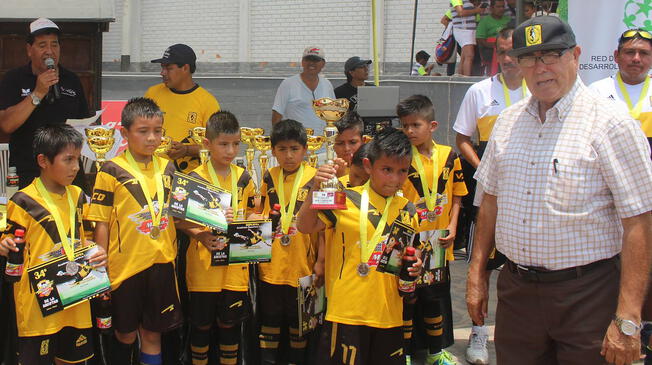¡COPA DE LA VIDA! La filial de Cantolao cat. 2009 en San Miguel fue otro de los campeones al imponerse 5-4 a su similar de SJL-Canto Rey.