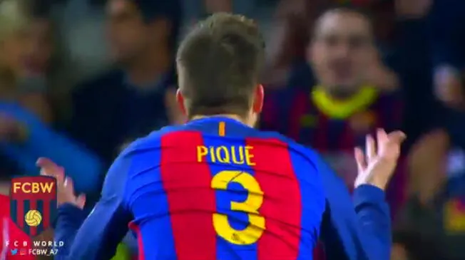 Gerard Piqué levanta de sus asientos a la hinchada del Barcelona.