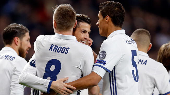 Real Madrid remontó y venció 3-1 al Nápoli en la ida de los cuartos de la Champions League