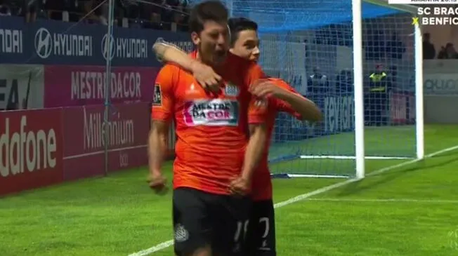 Iván Bulos celebra su primer gol con el Boavista.