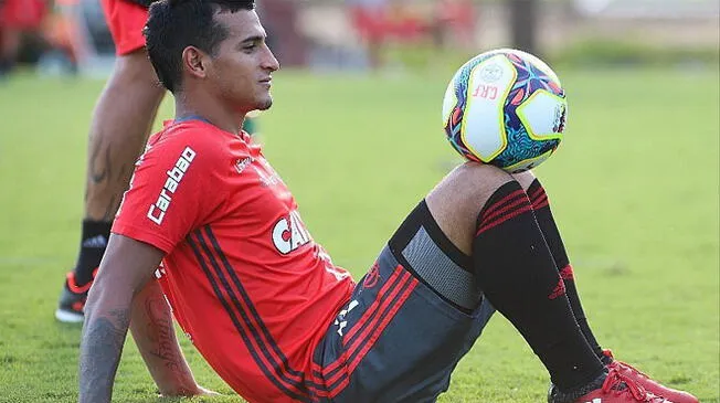 Miguel Trauco desata locura en Brasil con el Flamengo.