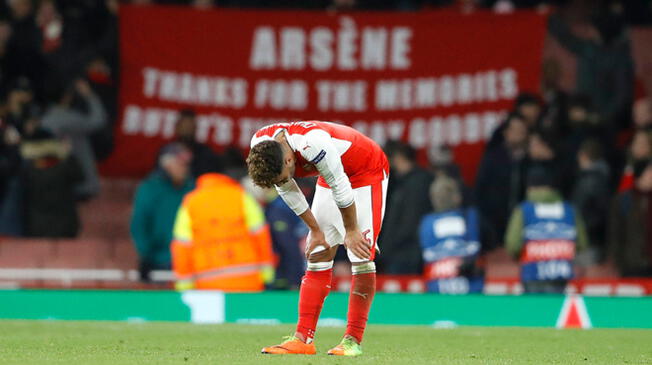 Hinchas piden que Arsene Wenger se vaya del Arsenal tras humillante derrota del Bayern Munich.