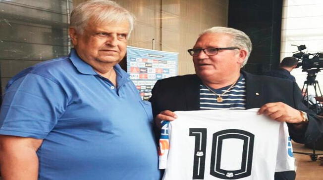 Ramón Mifflin fue homenajeado por las autoridades del club brasileño