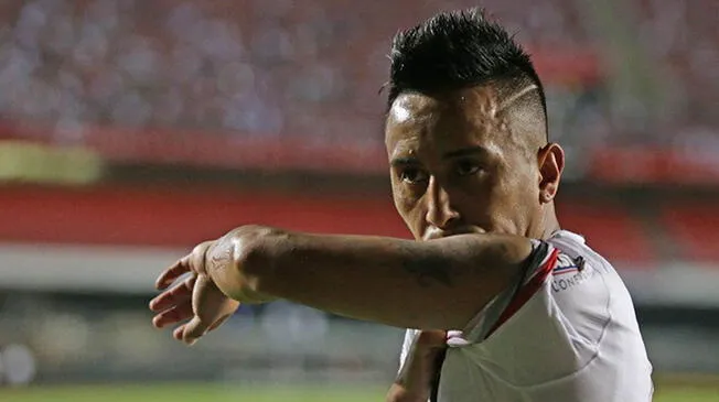 Christian Cueva celebra un gol con Sao Paulo.