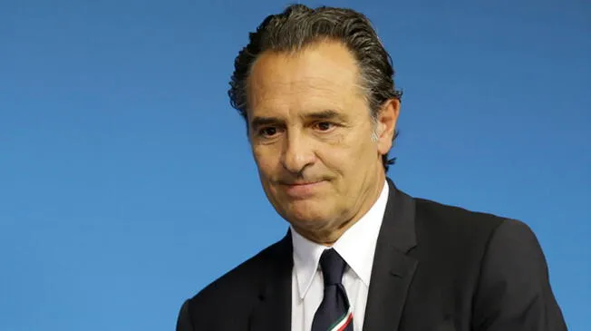 Cesare Prandelli antes de una conferencia de prensa con Italia en el Mundial 2014.