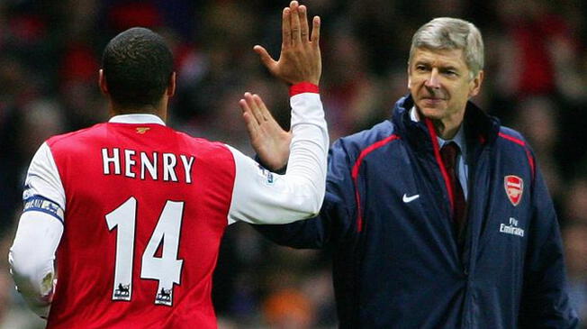 Thierry Henry defendió a Arsene Wenger y criticó a jugadores del Arsenal.