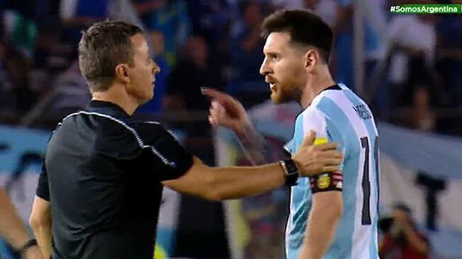 Lionel Messi le mentó la madre al árbitro brasileño Sandro Ricci.