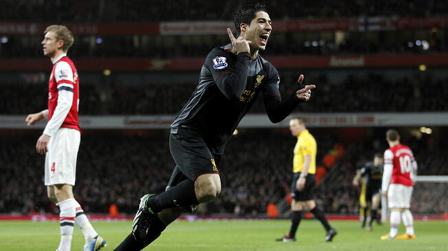 Luis Suárez celebra un gol con el Liverpool al Arsenal.