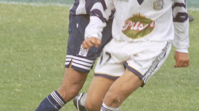 hace 21 años claudio pizarro inició su romance con el gol.